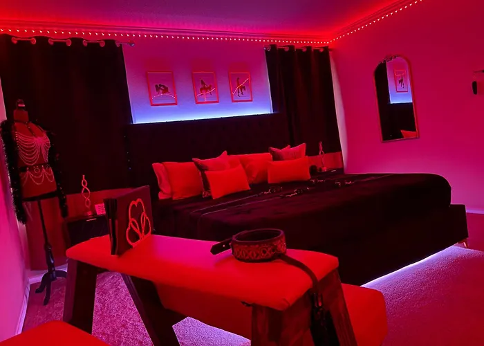 Red Chamber Tx King Spa & Couples Retreat (Adults Only)